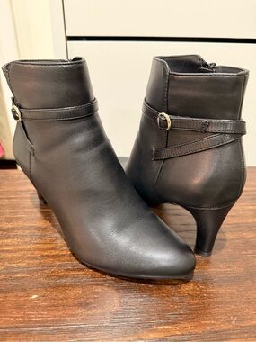 LifeStride Guild Black Ankle Booties Heels Buckle Women’s 7.5M